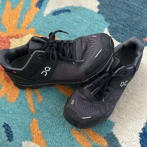 On Running womens Black Shoes 6.5